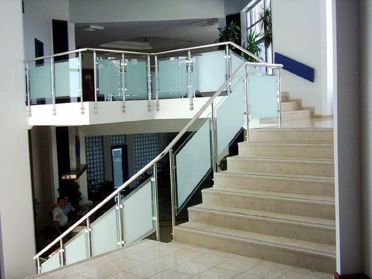 Ahşap Detaylı Modern Merdiven Korkuluğu Alüminyum Küpeşte
